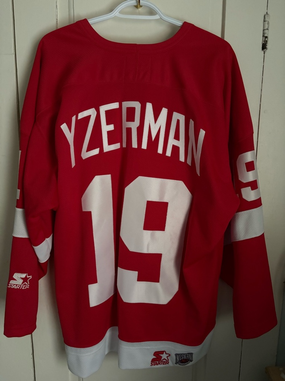 Vintage STARTER Detroit Red Wings Steve Yzerman #19 Hockey Sweater Jersey